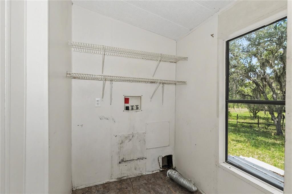 На продажу: $199,999 (3 спален, 2 ванн, 1512 Квадратных фут)