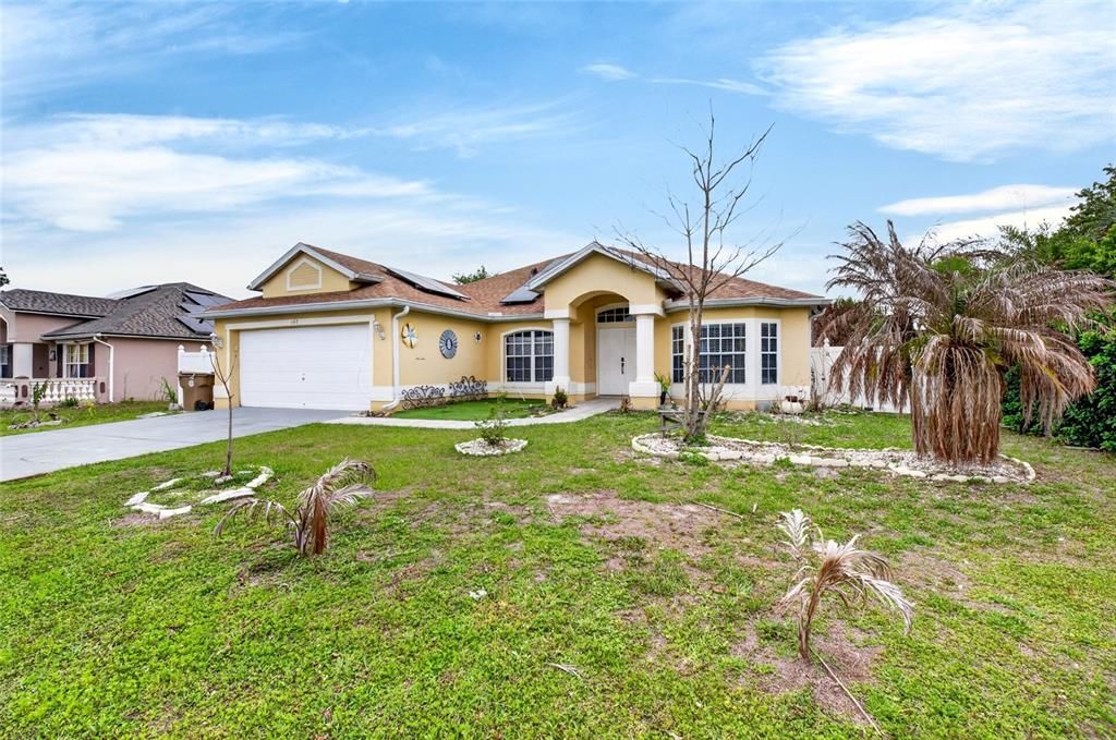 For Sale: $270,000 (4 beds, 2 baths, 2006 Square Feet)