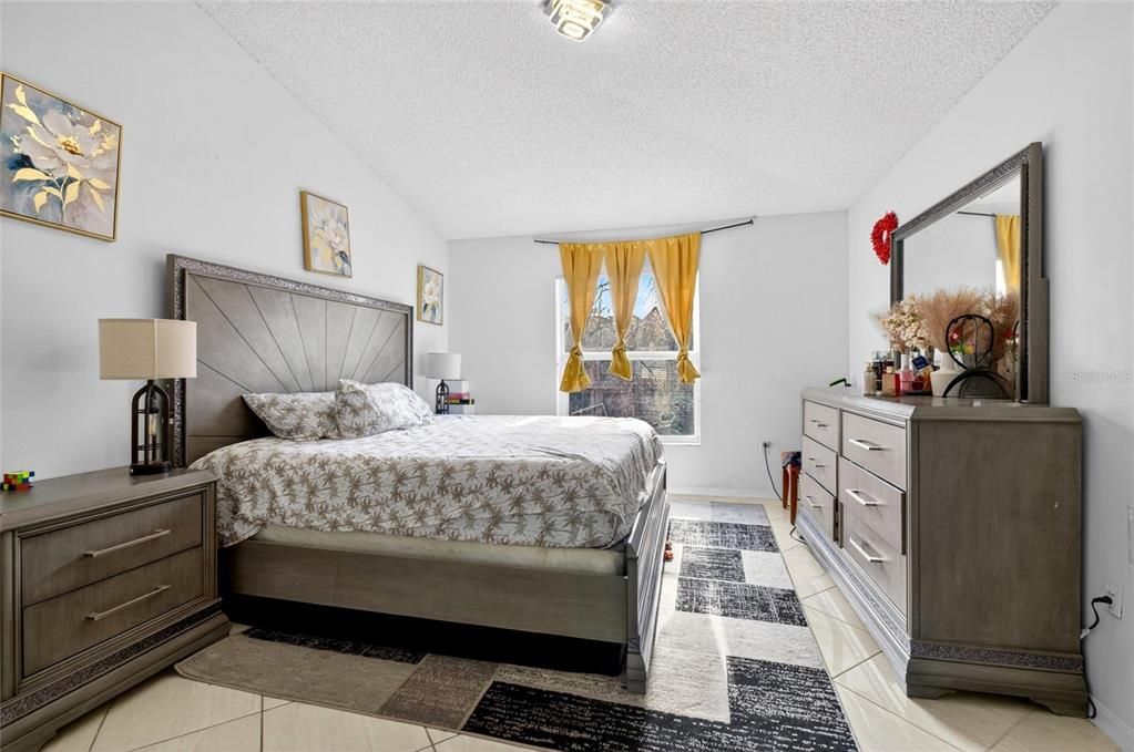 For Sale: $270,000 (4 beds, 2 baths, 2006 Square Feet)