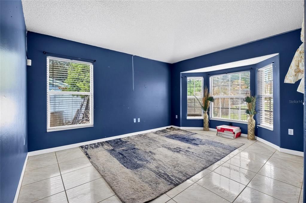 For Sale: $270,000 (4 beds, 2 baths, 2006 Square Feet)