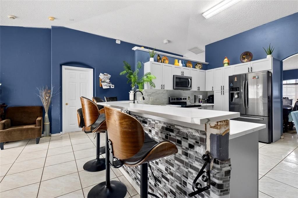 For Sale: $270,000 (4 beds, 2 baths, 2006 Square Feet)