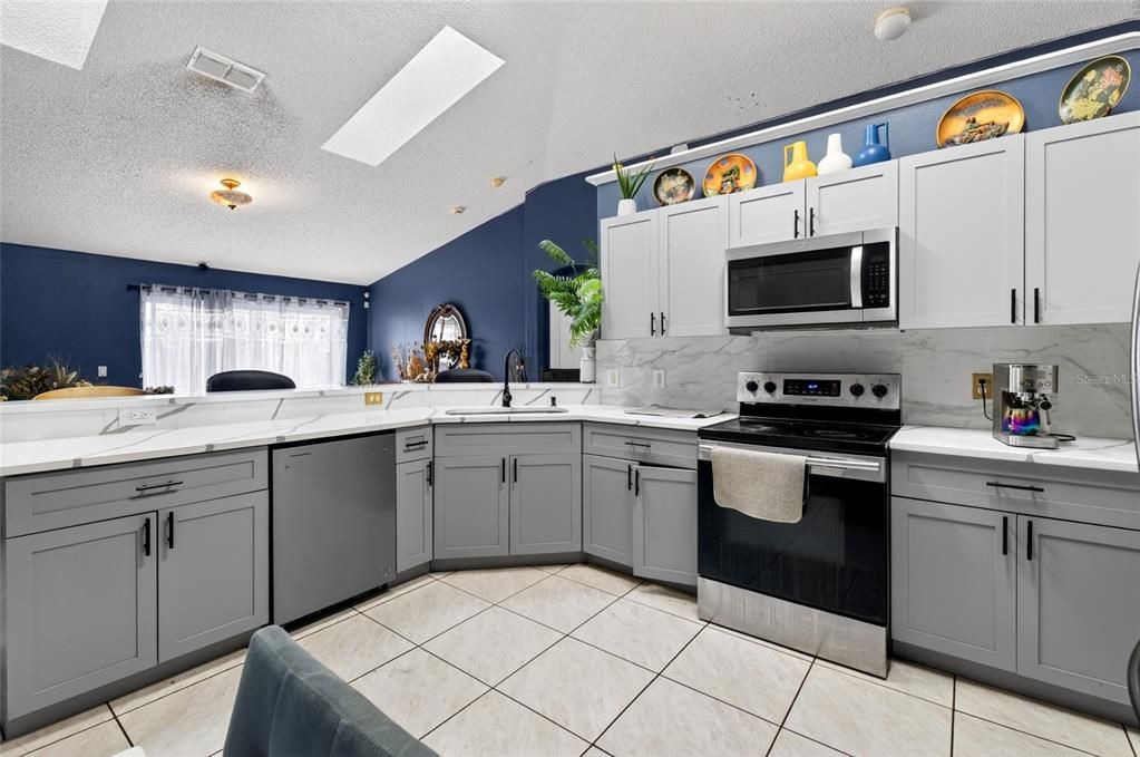 For Sale: $270,000 (4 beds, 2 baths, 2006 Square Feet)