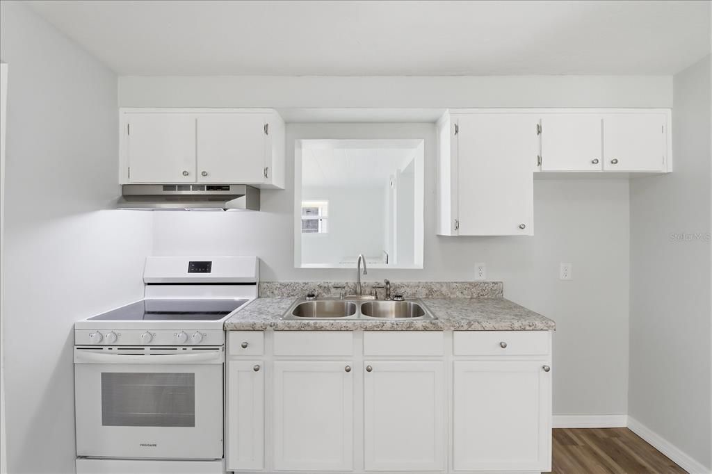 En Venta: $178,400 (2 camas, 1 baños, 911 Pies cuadrados)