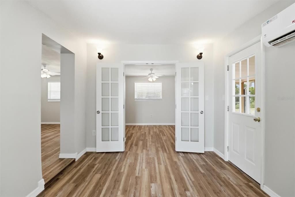 En Venta: $178,400 (2 camas, 1 baños, 911 Pies cuadrados)