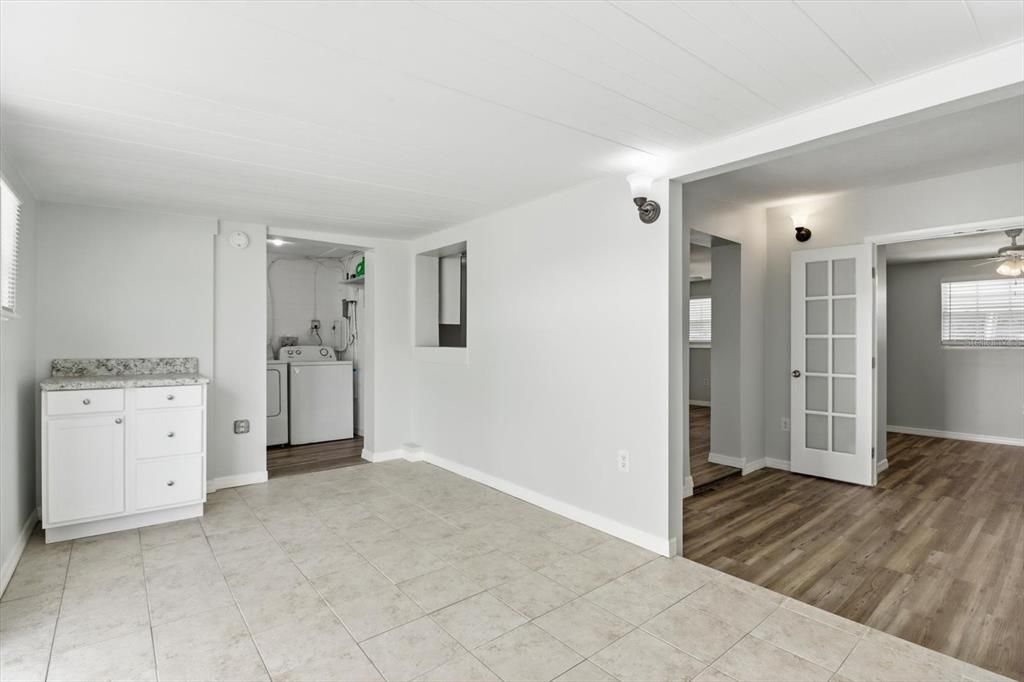 En Venta: $178,400 (2 camas, 1 baños, 911 Pies cuadrados)