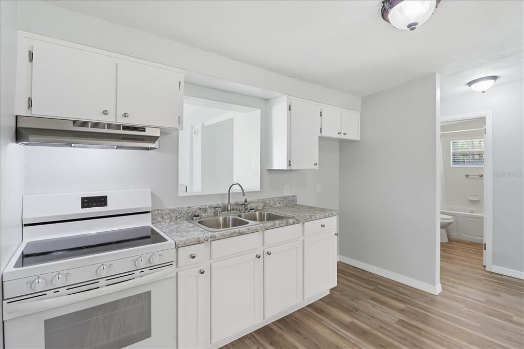 En Venta: $178,400 (2 camas, 1 baños, 911 Pies cuadrados)