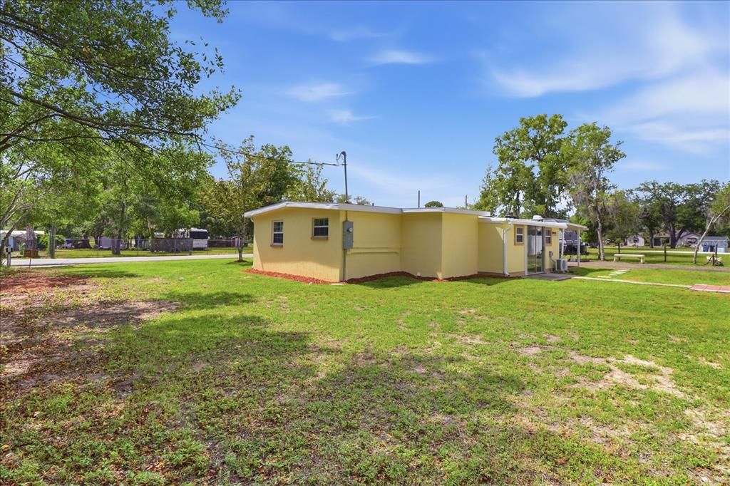 En Venta: $178,400 (2 camas, 1 baños, 911 Pies cuadrados)