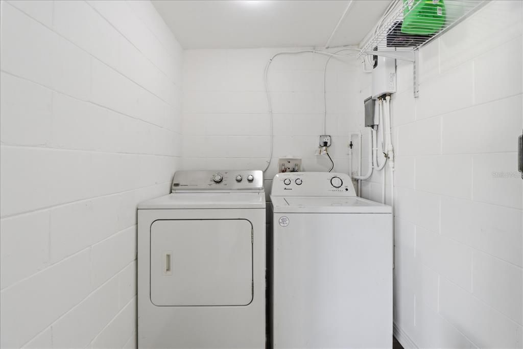En Venta: $178,400 (2 camas, 1 baños, 911 Pies cuadrados)