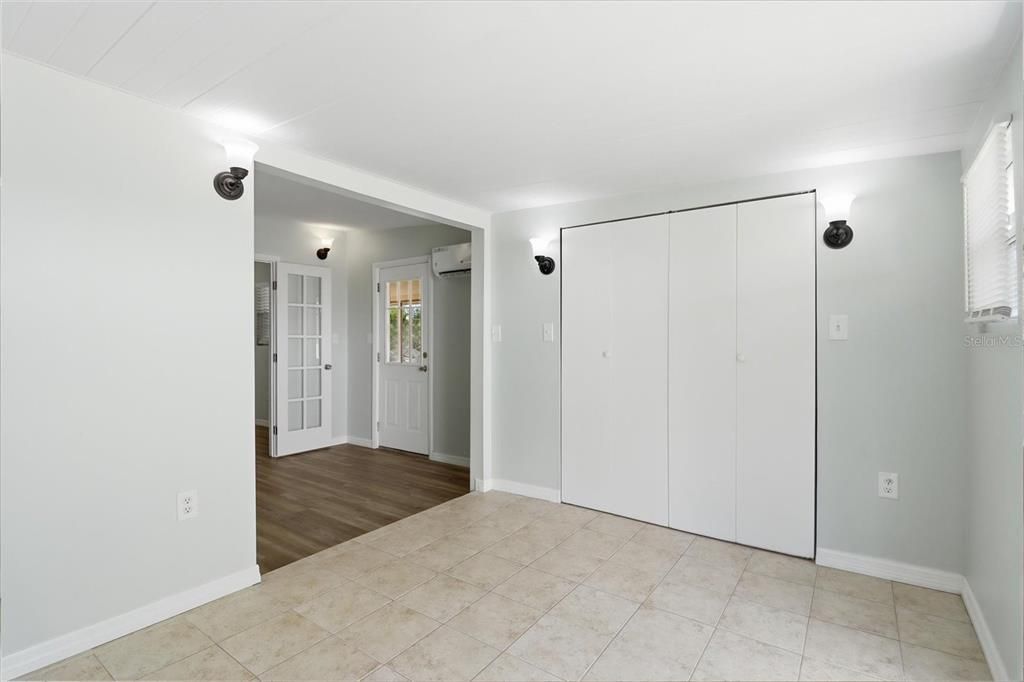 En Venta: $178,400 (2 camas, 1 baños, 911 Pies cuadrados)