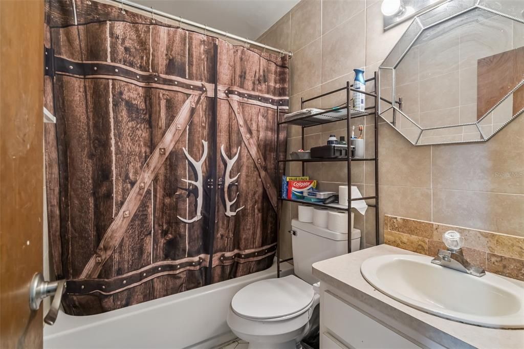 На продажу: $265,000 (3 спален, 2 ванн, 1350 Квадратных фут)