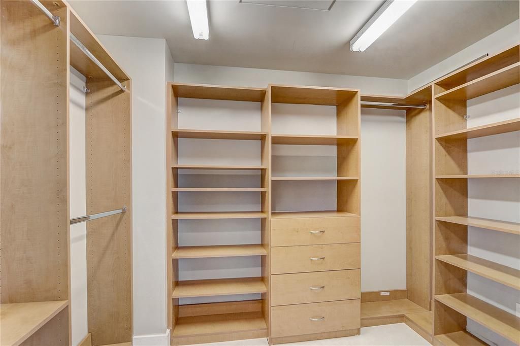 В аренду: $3,950 (2 спален, 2 ванн, 1765 Квадратных фут)