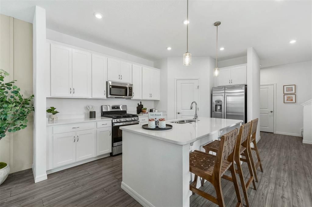 Active With Contract: $392,489 (3 beds, 2 baths, 1760 Square Feet)