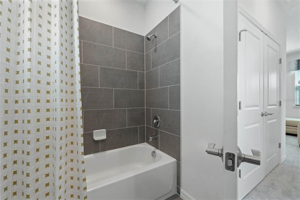 Active With Contract: $392,489 (3 beds, 2 baths, 1760 Square Feet)