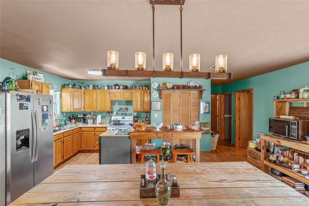 For Sale: $367,000 (3 beds, 2 baths, 1566 Square Feet)