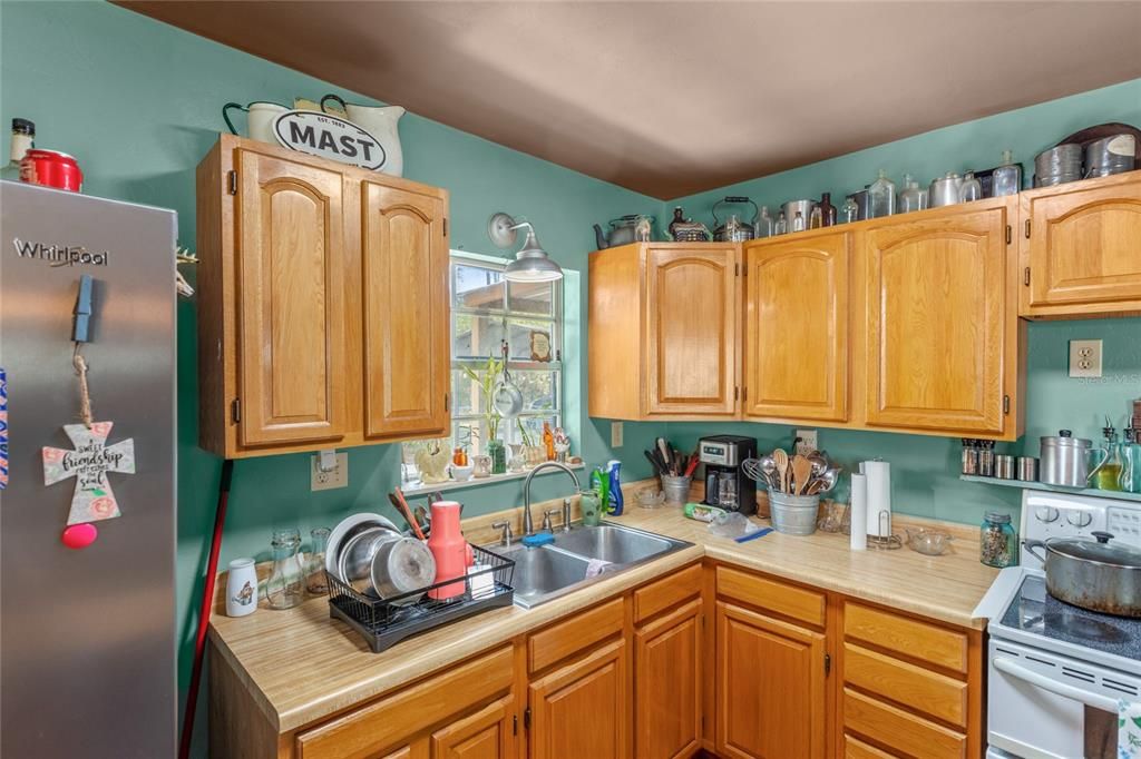 For Sale: $367,000 (3 beds, 2 baths, 1566 Square Feet)