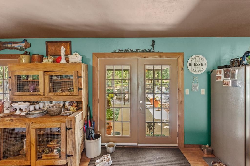 For Sale: $367,000 (3 beds, 2 baths, 1566 Square Feet)