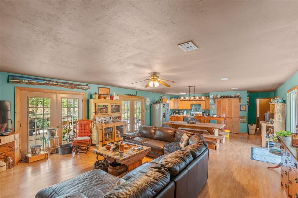 For Sale: $367,000 (3 beds, 2 baths, 1566 Square Feet)