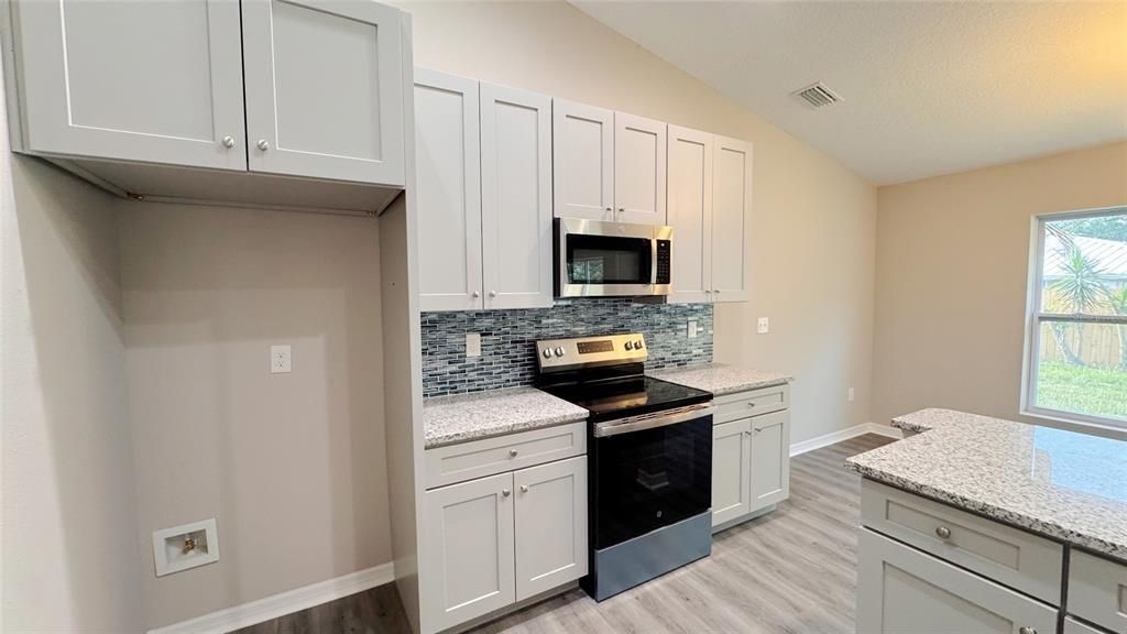 Active With Contract: $564,900 (4 beds, 3 baths, 2164 Square Feet)