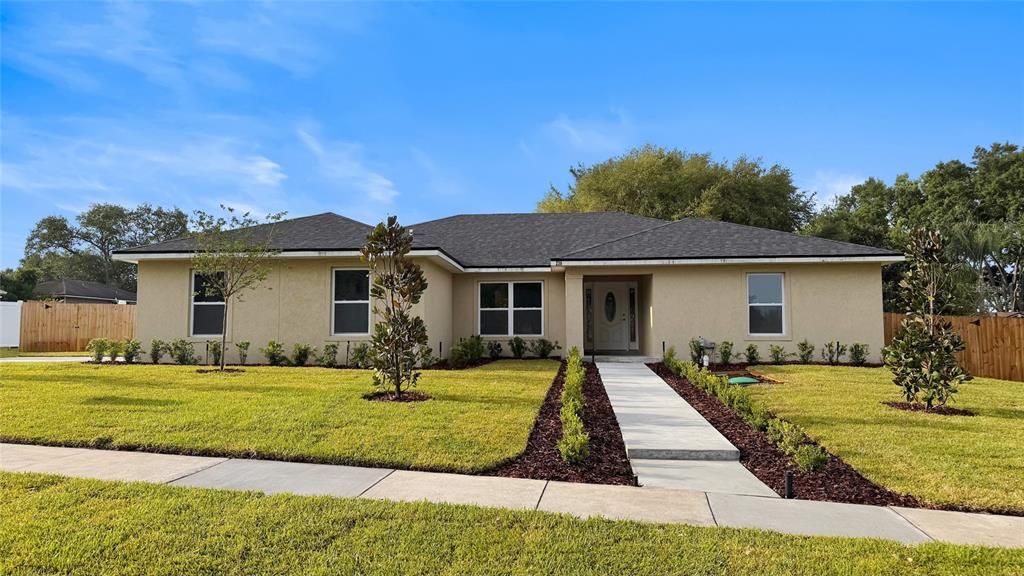 Active With Contract: $564,900 (4 beds, 3 baths, 2164 Square Feet)