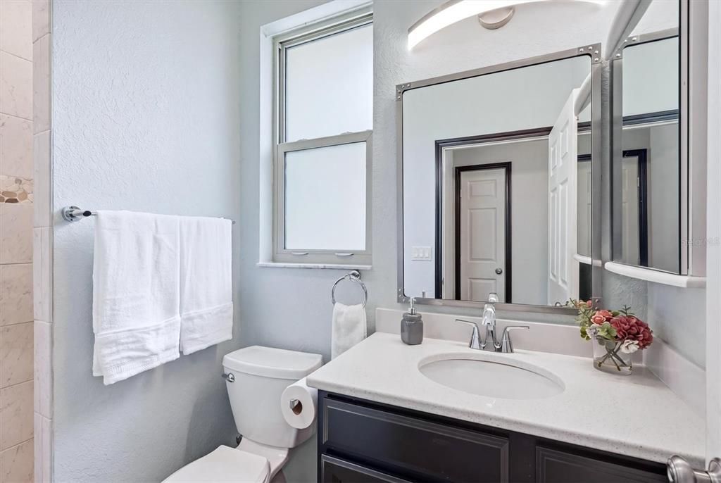 For Sale: $360,000 (1 beds, 1 baths, 625 Square Feet)