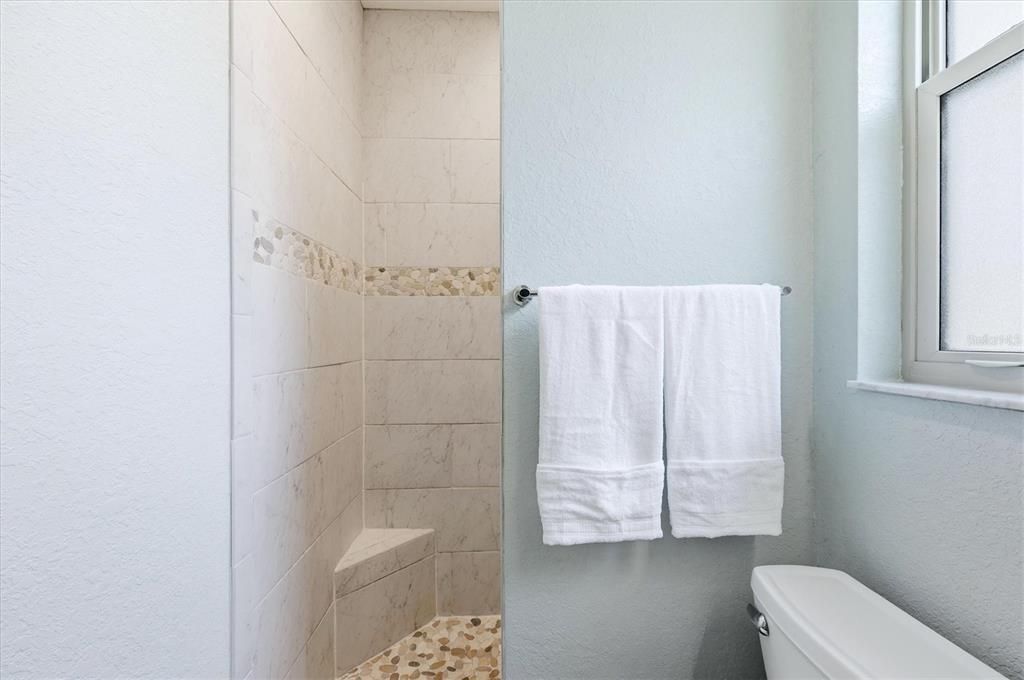 For Sale: $360,000 (1 beds, 1 baths, 625 Square Feet)
