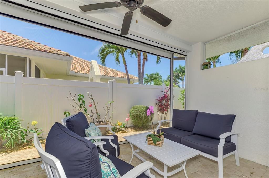 Activo con contrato: $339,000 (2 camas, 2 baños, 1594 Pies cuadrados)