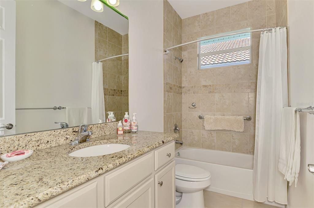 Activo con contrato: $339,000 (2 camas, 2 baños, 1594 Pies cuadrados)