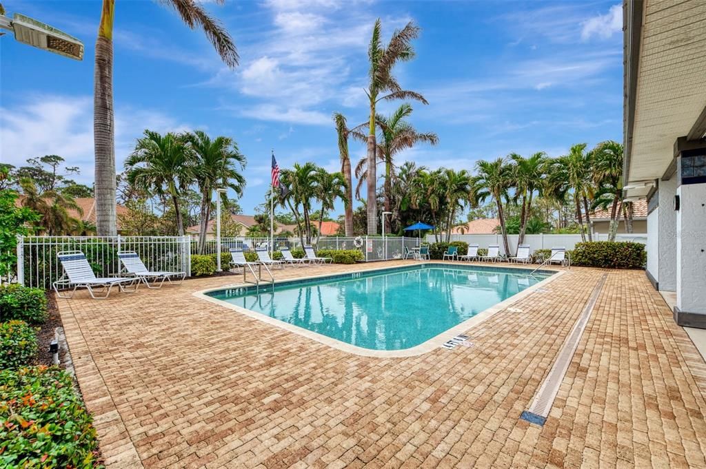 Activo con contrato: $339,000 (2 camas, 2 baños, 1594 Pies cuadrados)