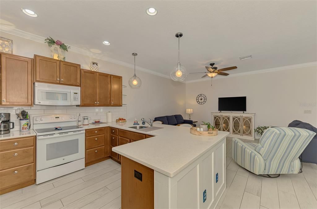 Activo con contrato: $339,000 (2 camas, 2 baños, 1594 Pies cuadrados)