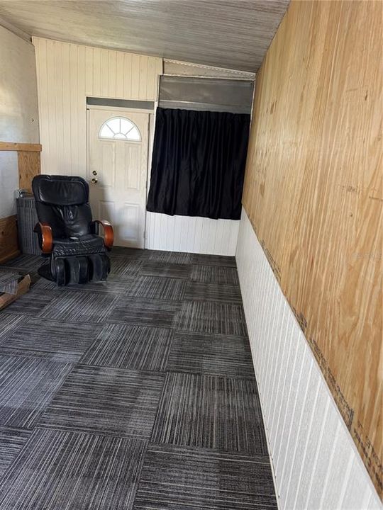 For Rent: $1,600 (2 beds, 1 baths, 872 Square Feet)