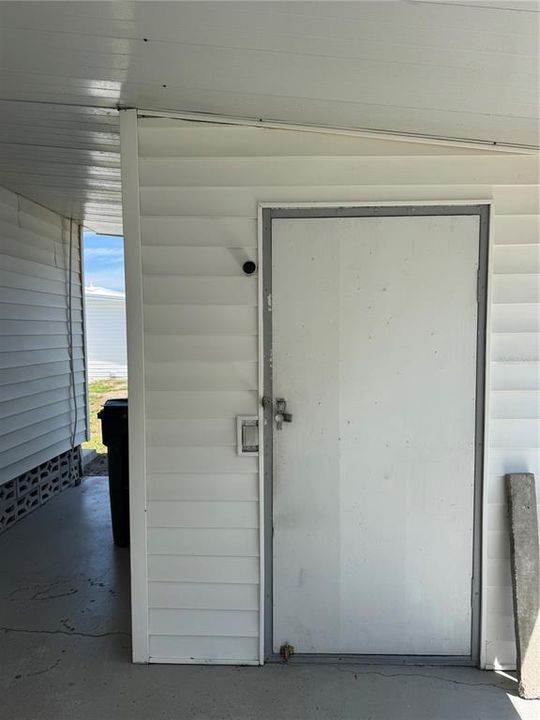 For Rent: $1,600 (2 beds, 1 baths, 872 Square Feet)