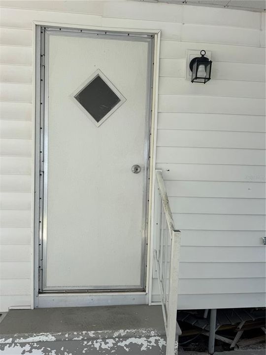 For Rent: $1,600 (2 beds, 1 baths, 872 Square Feet)