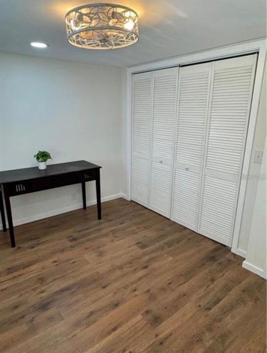For Rent: $1,600 (2 beds, 1 baths, 872 Square Feet)