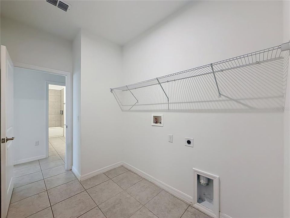 For Rent: $2,500 (4 beds, 3 baths, 2209 Square Feet)