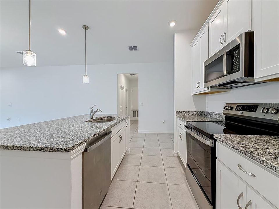 For Rent: $2,500 (4 beds, 3 baths, 2209 Square Feet)