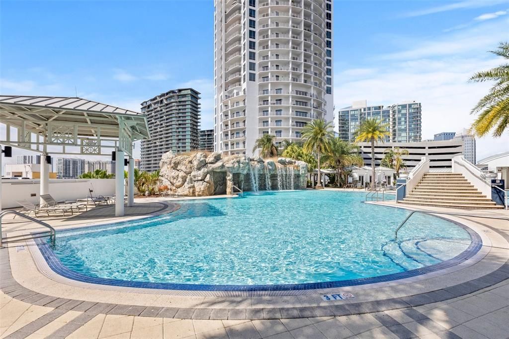 For Sale: $875,000 (2 beds, 2 baths, 1571 Square Feet)