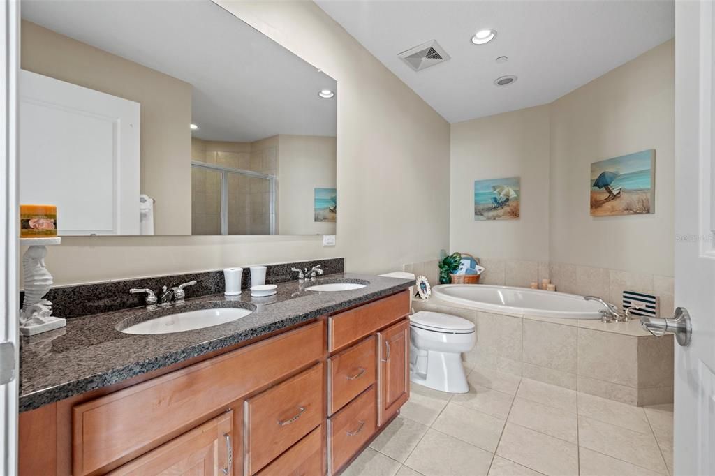 For Sale: $875,000 (2 beds, 2 baths, 1571 Square Feet)