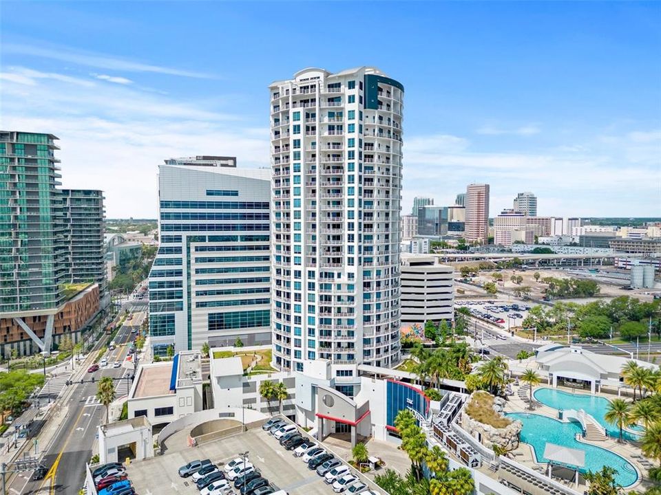 For Sale: $875,000 (2 beds, 2 baths, 1571 Square Feet)