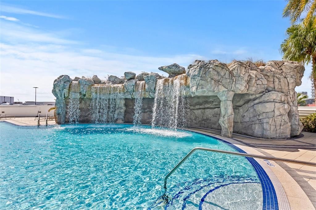 For Sale: $875,000 (2 beds, 2 baths, 1571 Square Feet)