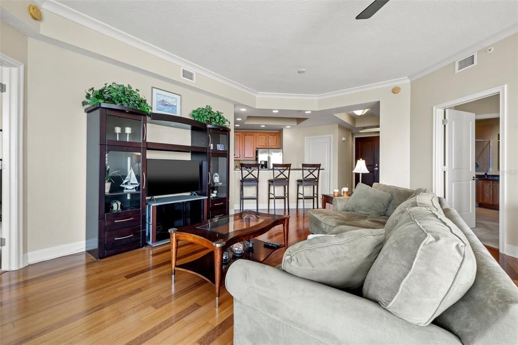 For Sale: $875,000 (2 beds, 2 baths, 1571 Square Feet)