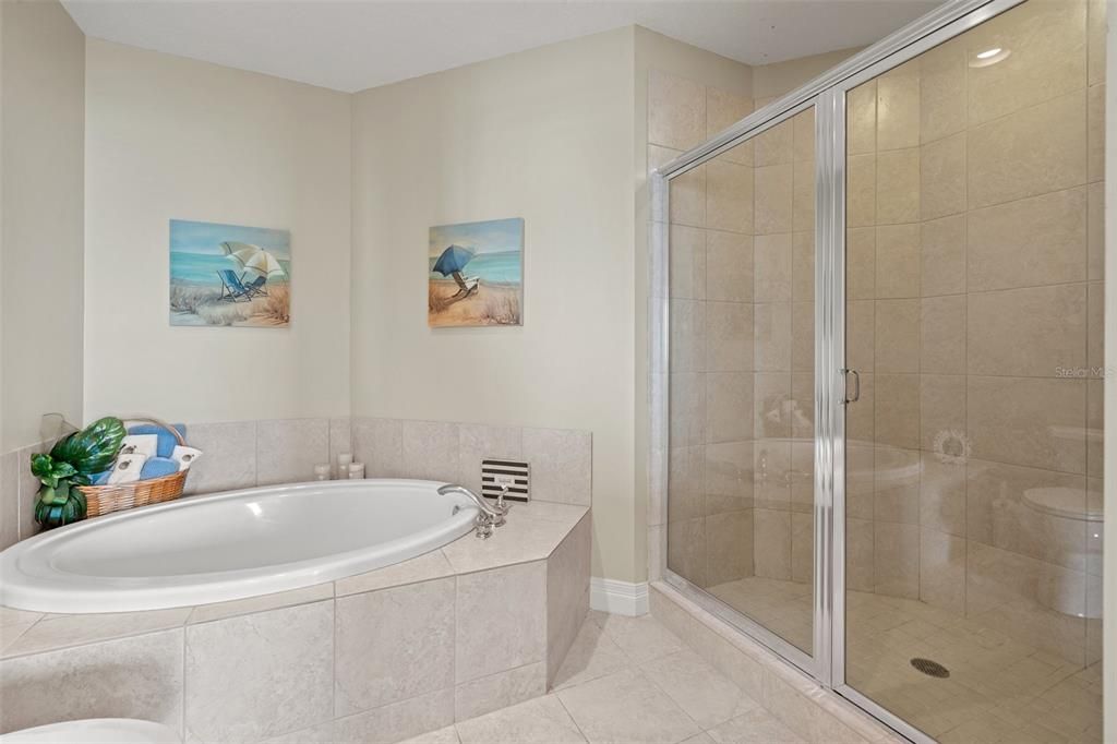 For Sale: $875,000 (2 beds, 2 baths, 1571 Square Feet)