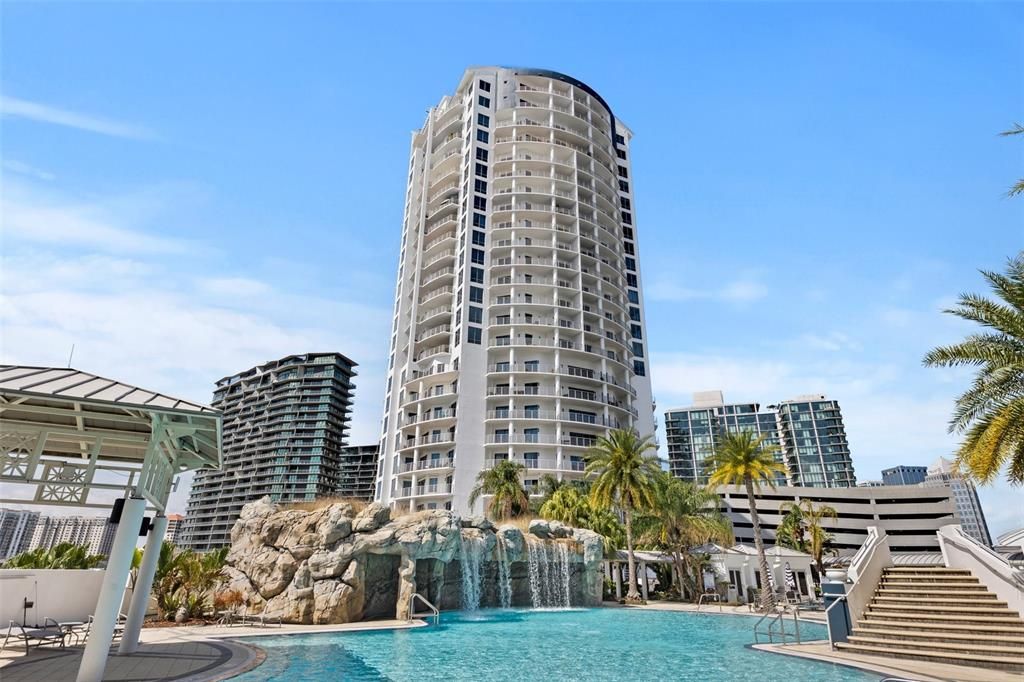 For Sale: $875,000 (2 beds, 2 baths, 1571 Square Feet)