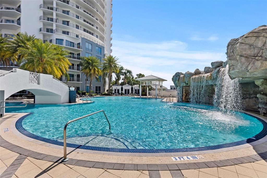 For Sale: $875,000 (2 beds, 2 baths, 1571 Square Feet)
