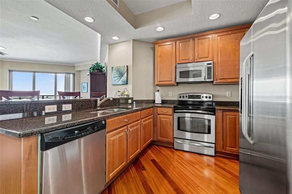 For Sale: $875,000 (2 beds, 2 baths, 1571 Square Feet)