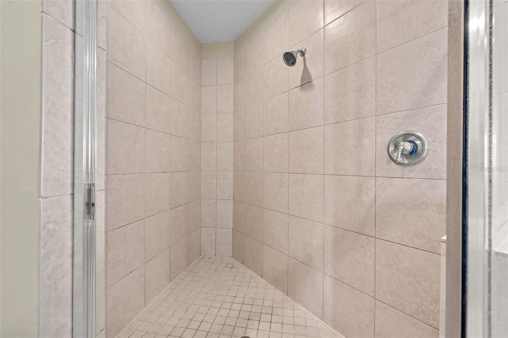 For Sale: $875,000 (2 beds, 2 baths, 1571 Square Feet)