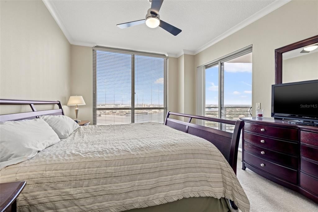 For Sale: $875,000 (2 beds, 2 baths, 1571 Square Feet)
