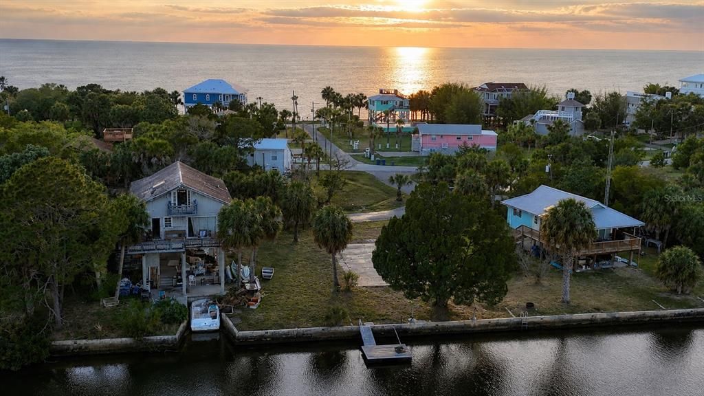 待售: $354,000 (0.16 acres)