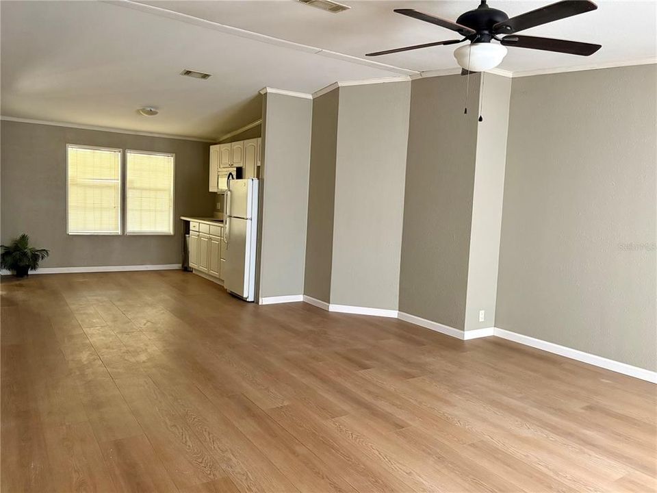 For Rent: $1,250 (1 beds, 1 baths, 1736 Square Feet)