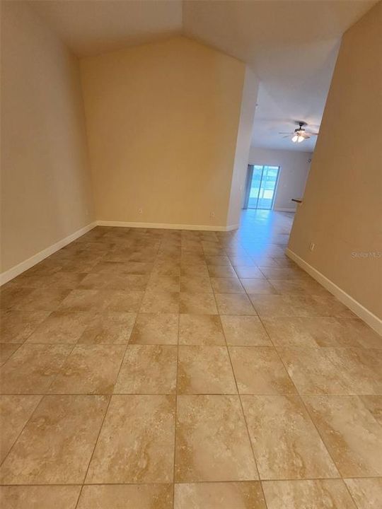 For Rent: $2,400 (4 beds, 2 baths, 1873 Square Feet)