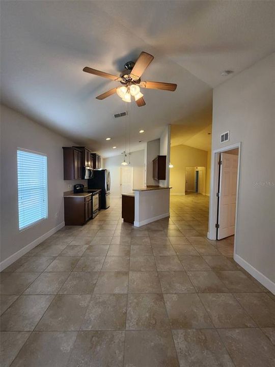 For Rent: $2,400 (4 beds, 2 baths, 1873 Square Feet)